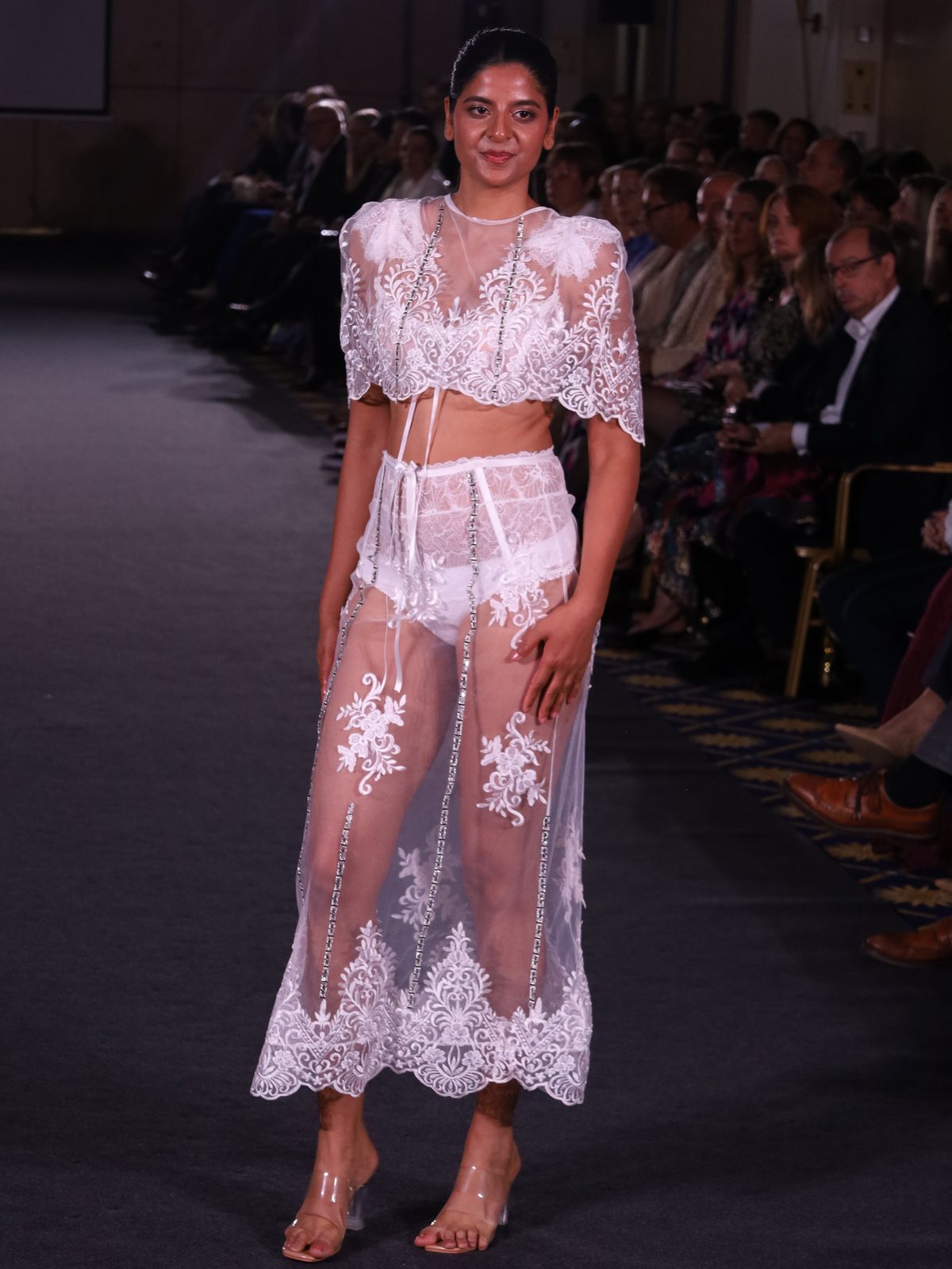 ANA LOYARTE — Look 9