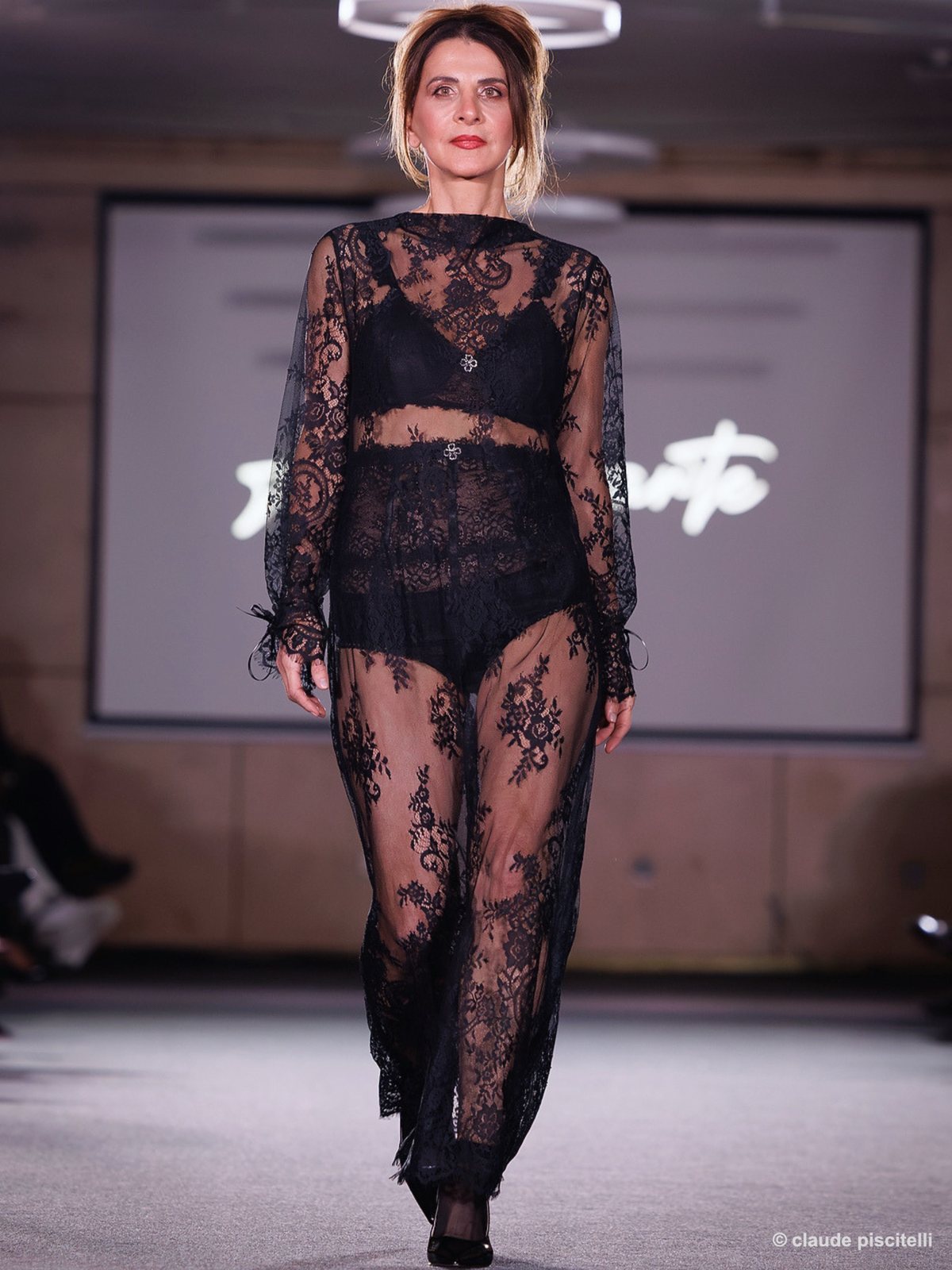 ANA LOYARTE — Look 5