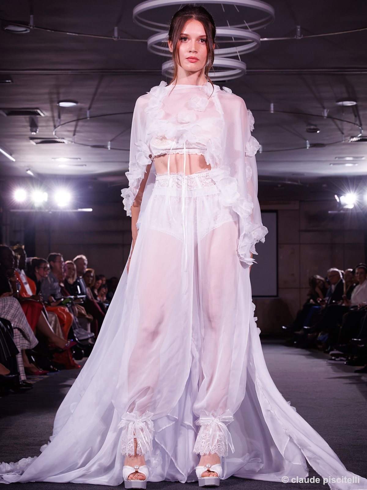 ANA LOYARTE — Look 10
