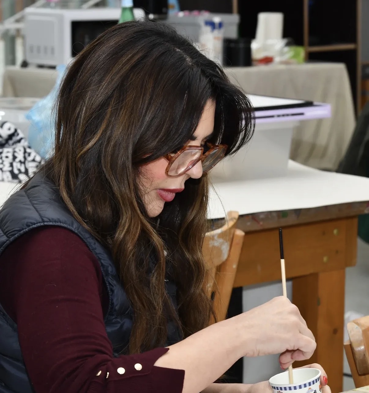Fabiola Puga au travail en atelier