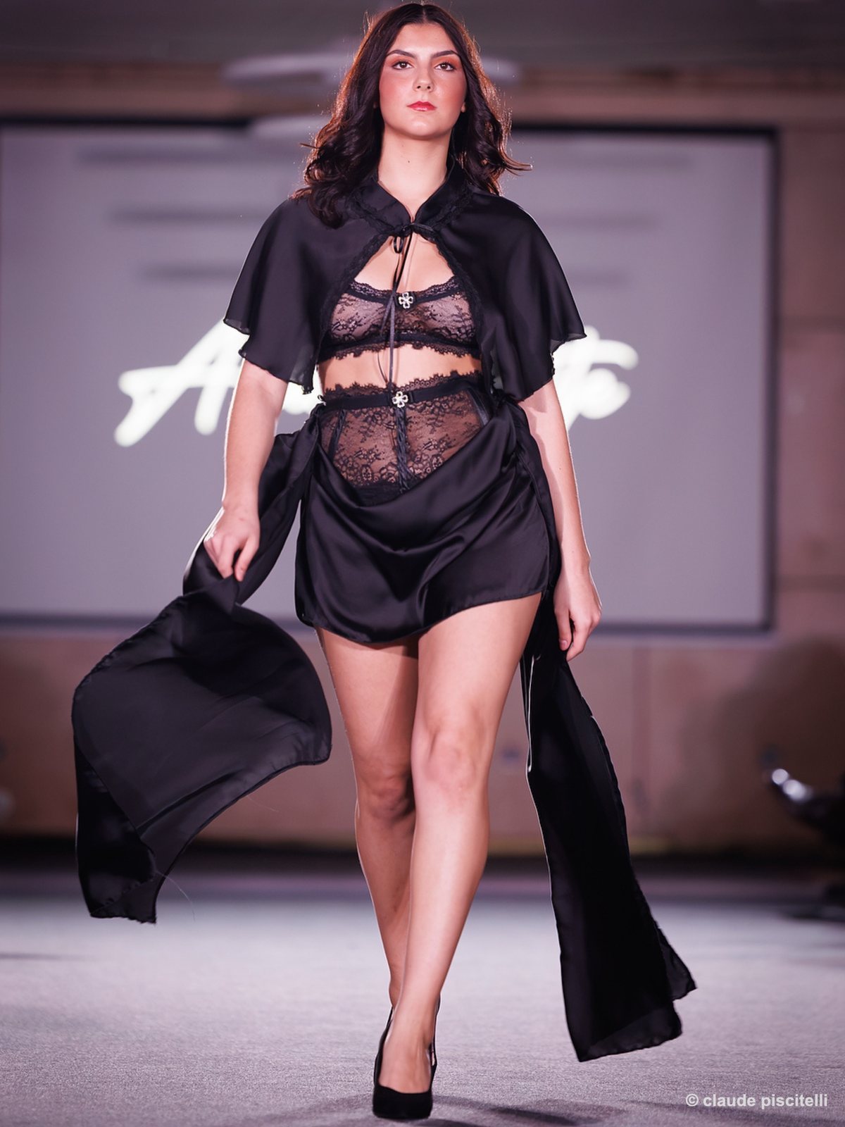 ANA LOYARTE — Look 3