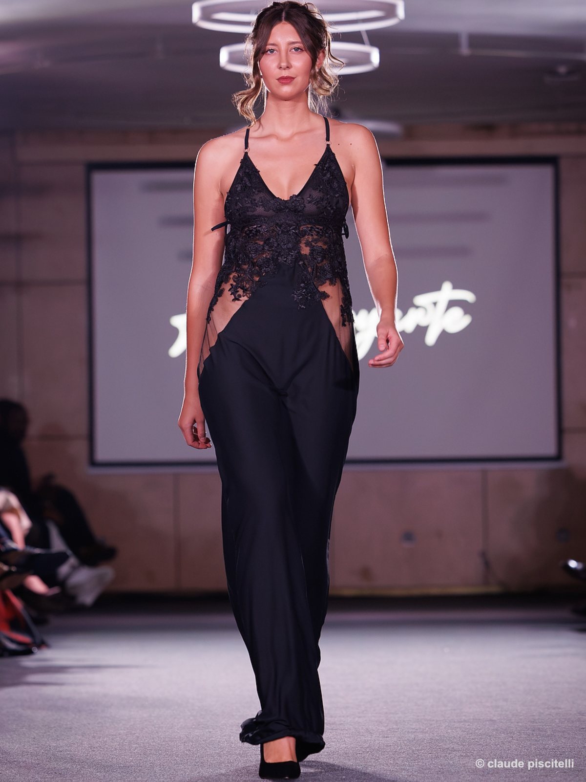 ANA LOYARTE — Look 6